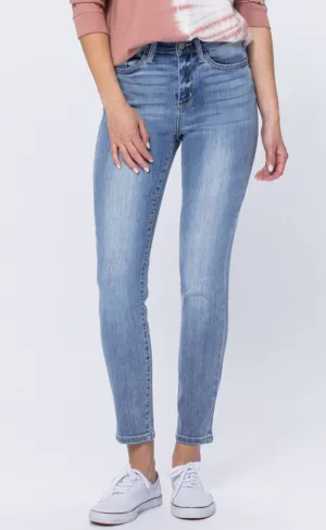Judy Blue | High Rise Light Bleach Wash Relaxed Fit | FINAL SALE