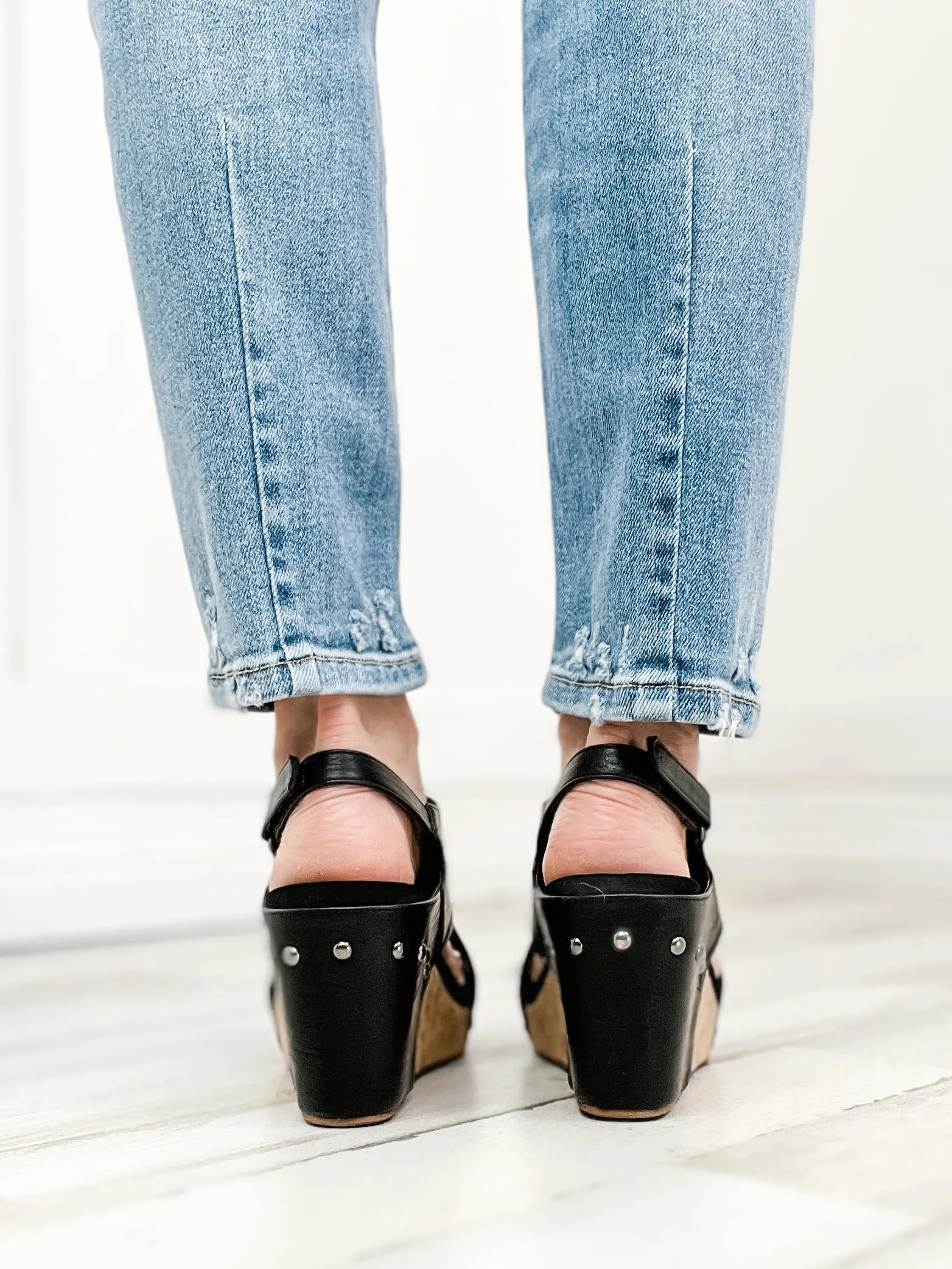 Judy Blue "Kasey" Hi-Waist Destroy & Back Hem Dart Slim Denim Jeans