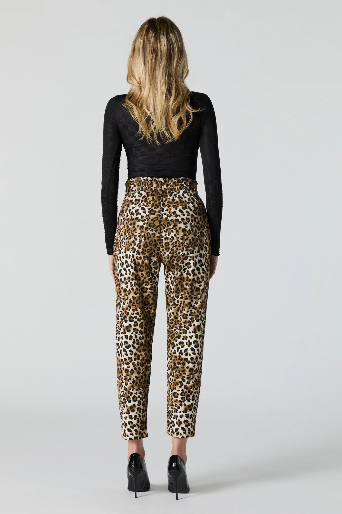 Pantalon taille froissée à imprimé guépard