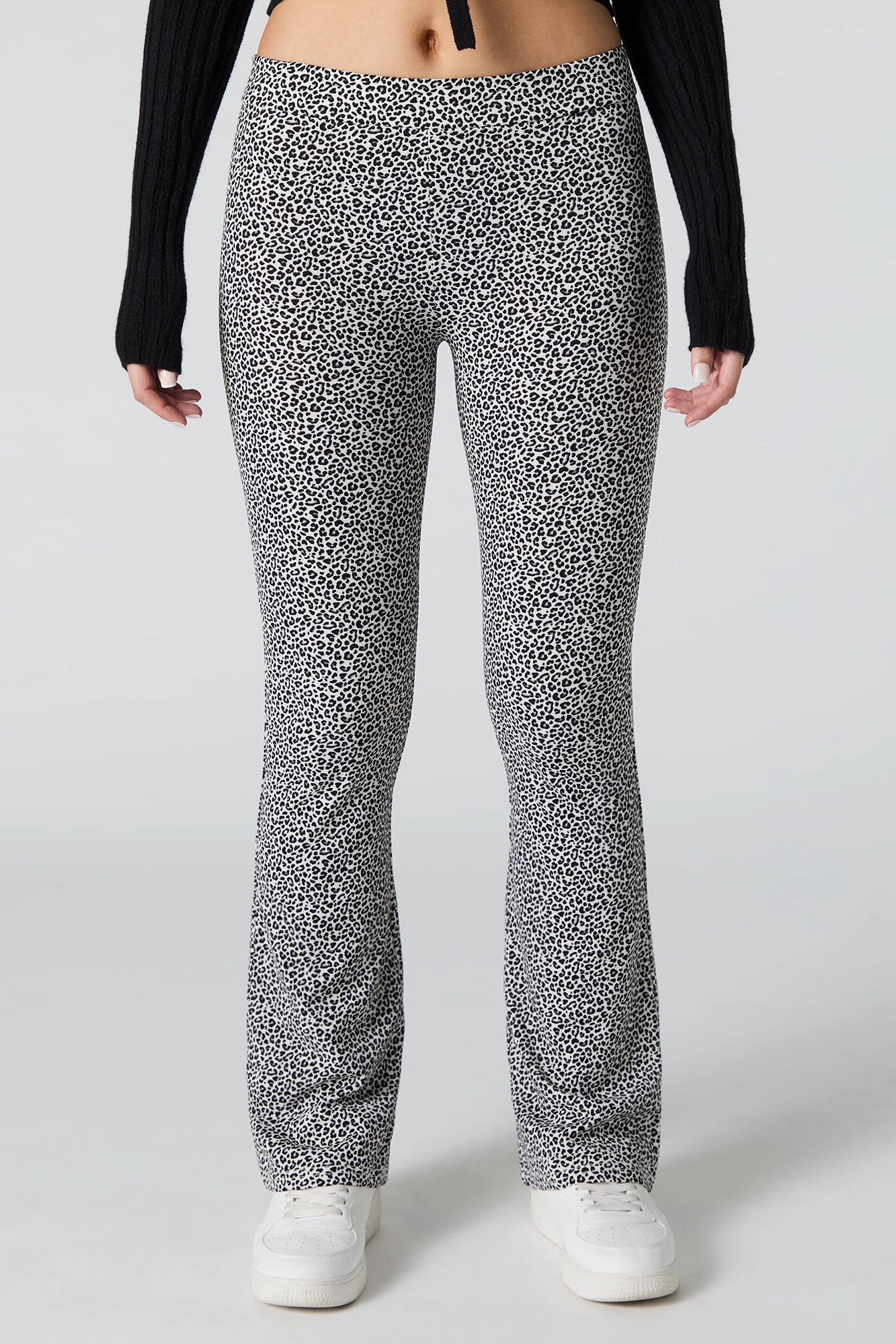 Pantalon à jambe évasée à imprimé de guépard