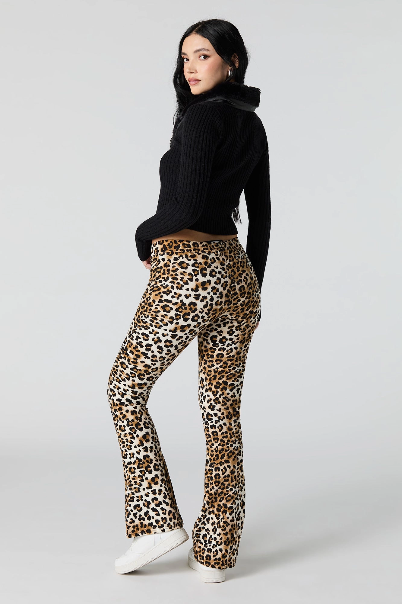 Pantalon à jambe évasée à imprimé de guépard