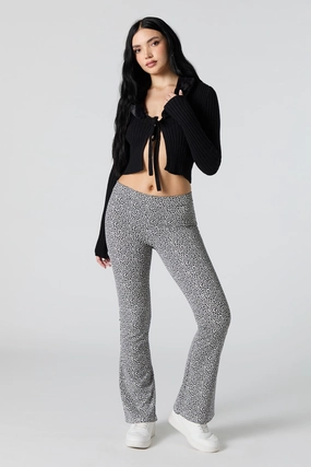 Pantalon à jambe évasée à imprimé de guépard